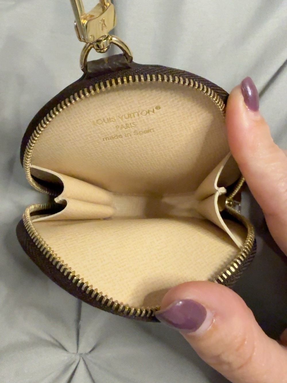 Louis Vuitton Monogram Round Coin Purse with Hook - Picture 2 of 3